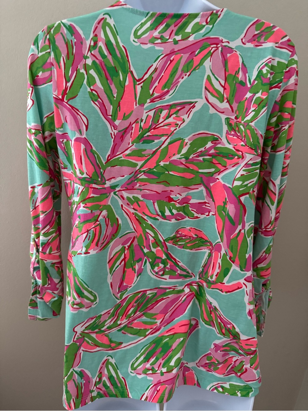 Lilly Pulitzer Dorothy “In the Vias” Print Henley Size Small 100% Pima Cotton - Picture 2 of 10